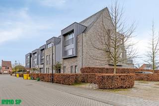 Luxueuze en ruime penthouse (207 m²) met 3 slaapkamers en terras.Dit prachtige en luxueuze penthouse bevindt zich op de tweede verdieping van het...