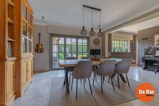 BEZOEKDAG ZATERDAG 06 JUNI VAN 10u TOT 173u (ENKEL OP AFSPRAAK)LEDE - Deze solide woning combineert ruimte, comfort en functionaliteit op een uiterst...
