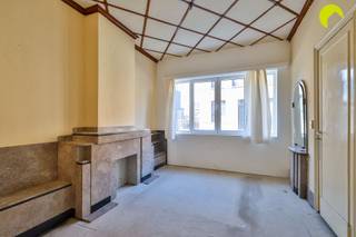      EPC rez-de-chaussée : 439 kWh/m²j + EPC premier étage : 393 kWh/m²jInformations sur l'eau : P-score : classe A G-score : classe ASurface selon...