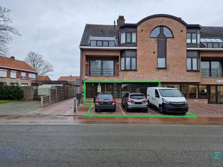 Prachtige kantoorruimte met uitgebouwde kitchenette, 2 toiletten en 3 privatieve parkeerplaatsen.Indeling:Deze prachtige kantoorruimte beschikt over...