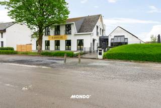 Bent u een investeerder en op zoek naar een solide investering in commercieel vastgoed in de horecasector?Grijp dan deze zeldzame kans! Wij bieden...