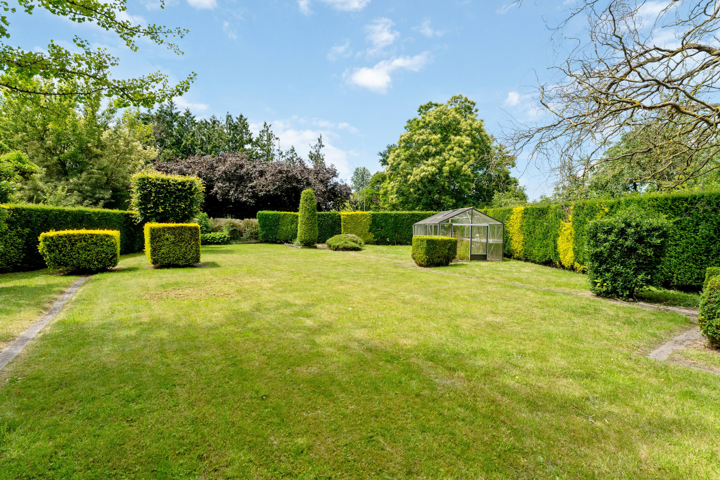Characterful villa in prime location with deep garden of 1,291 m² in the heart of Herk-de-Stad. - photo 5