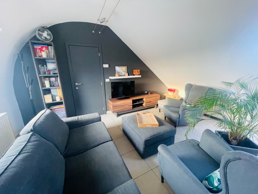 Kristus -Koning  Gezellig LICHTRIJK ENERGIEZUINIG appartement met 1 slaapkamer+ autostaanplaats in open lucht, LIFT in het gebouw. - foto 5