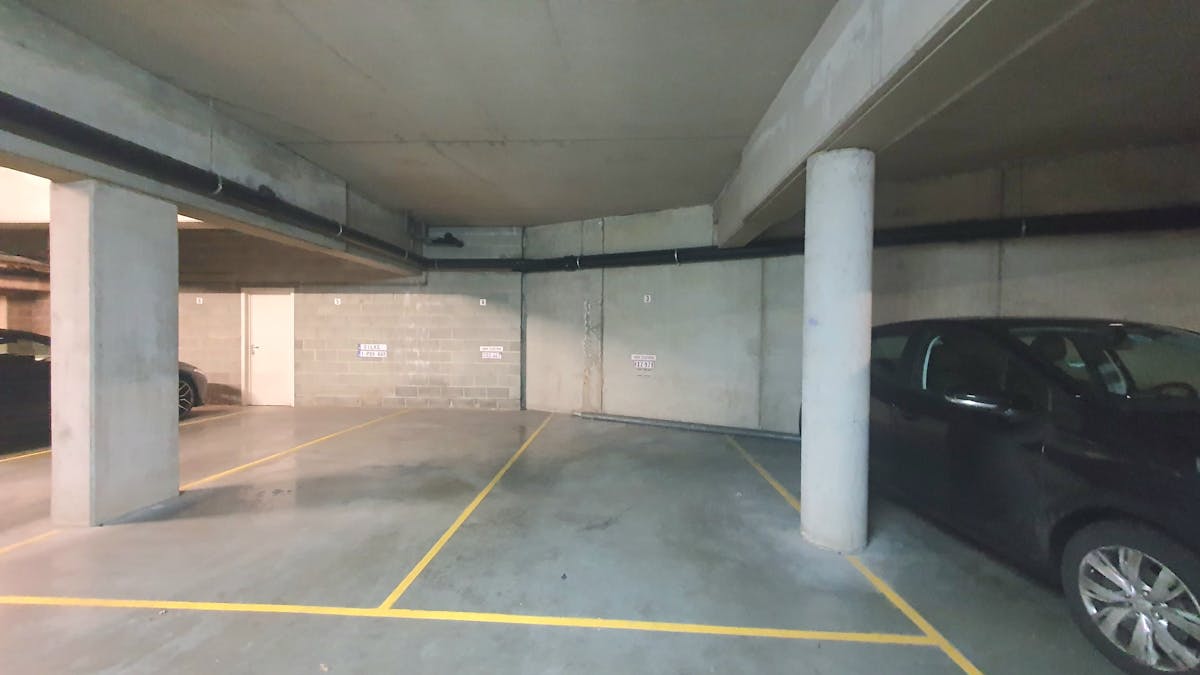 A LOUER : place de parking dans le centre de Hasselt - photo 3