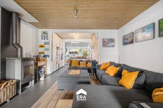 Te koop: karaktervolle woning in het centrum van Zwevezele, op wandelafstand van park en openbaar vervoer.Deze charmante woning, combineert...