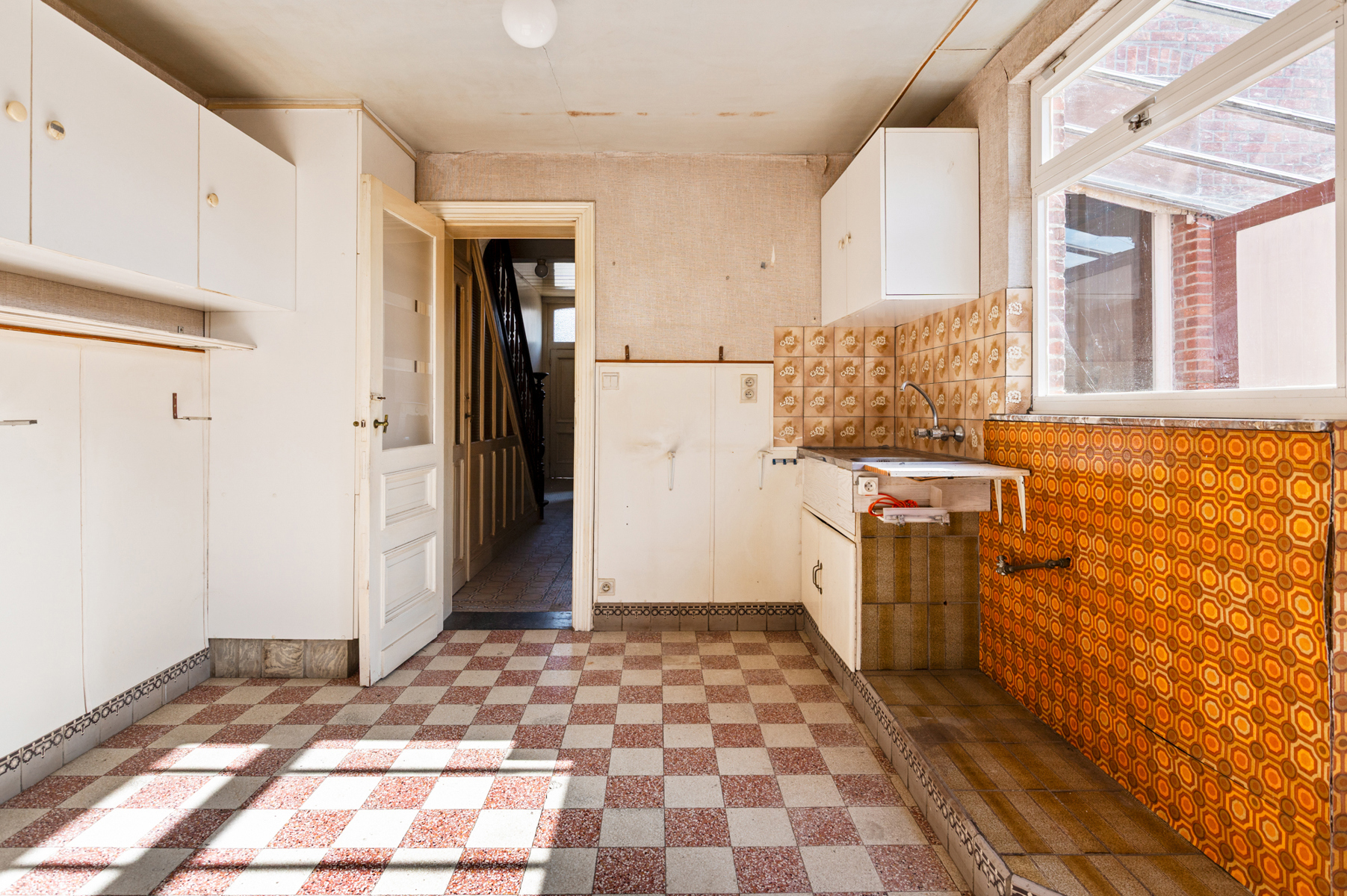 Te renoveren woning gelegen op een perceel van ca. 449 m². - foto 5