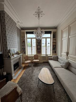 ENERGIEZUINIG HERENHUIS MET KARAKTER CENTRUM MECHELEN + OPTIONEEL GARAGEBOX (25m²)<br /><br />ALLE FOTO'S & DOCUMENTEN VIA ONZE WEBSITE: https://astridlaan205mechelen.lovable.app<br /><br />- EPC B (115 kWh/m2)<br />- 12 zonnepanelen met thuisbatterij (10 kW)<br />- airconditioning<br />- vier grote slaapkamers<br />- volledig uitgeruste keuken (toestellen van Miele & Lacanche)<br />- gezellig terras<br />- ruime kelder<br /><br /><br /><br /><br /><br /><br />
