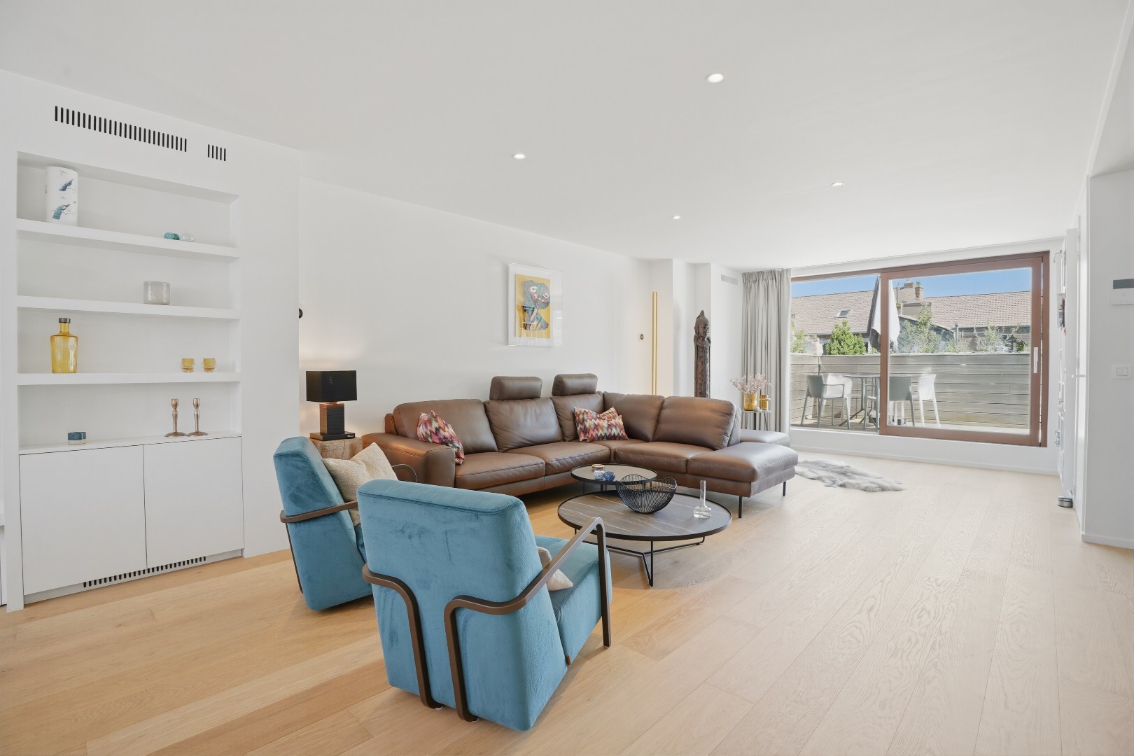 Exclusief wonen in Nieuwpoort: instapklare woning met garage, terras en tuin. - foto 4
