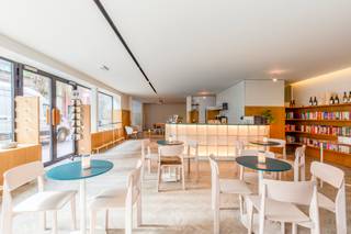 Commercial à louer à Saint-Nicolas