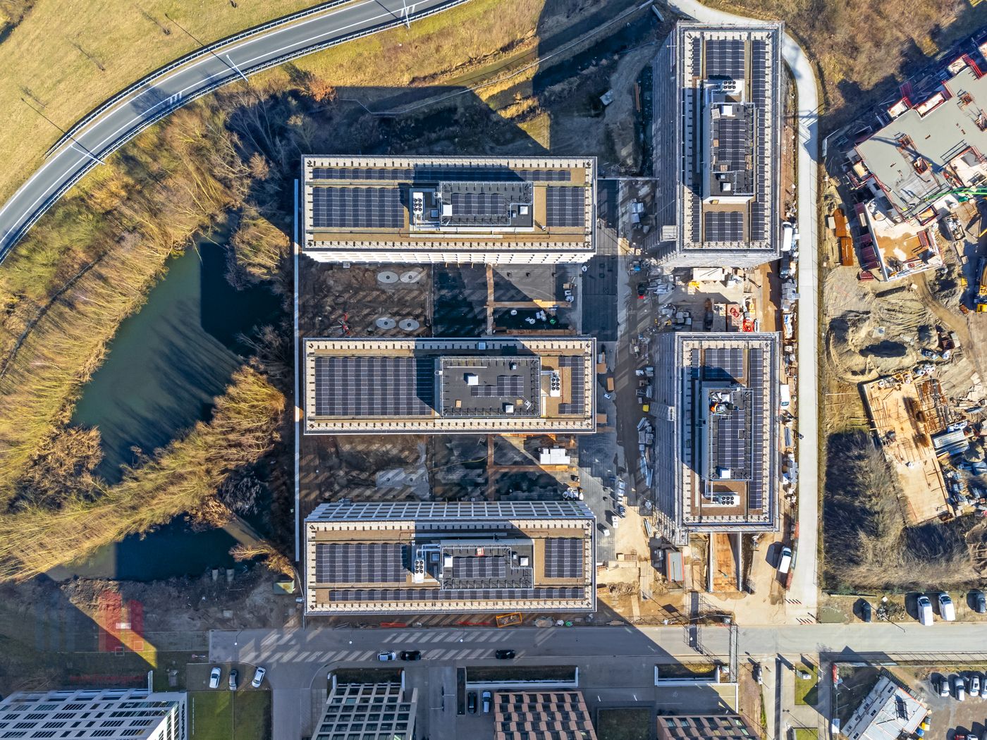 Unieke kantoorruimte op absolute toplocatie met visibiliteit van de R4 - foto 2