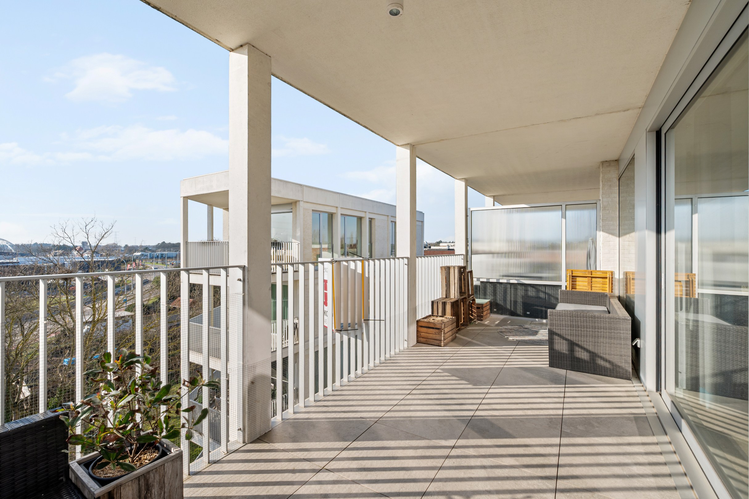 Recent 2-slaapkamerappartement met ruim terras, staanplaats en kelderberging. - foto 3