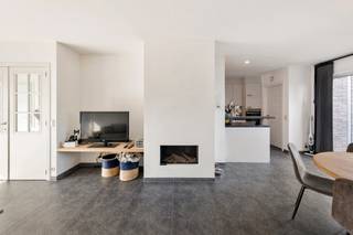 RECENTE moderne ENERGIEZUINIGE woning met 3 SLK! Goedgelegen aan de KLINIEK en dichtbij het centrum van Waregem. Indeling: inkomhal met...