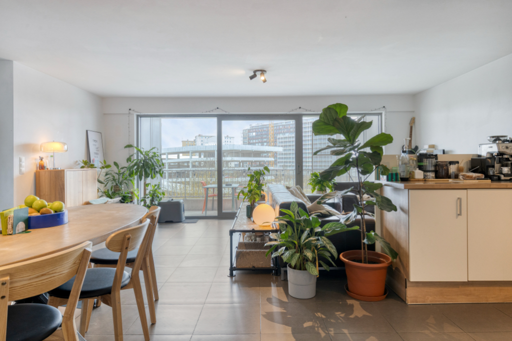 Ruim 3-slaapkamerappartement met zuidgericht terras en open zichten. - foto 4