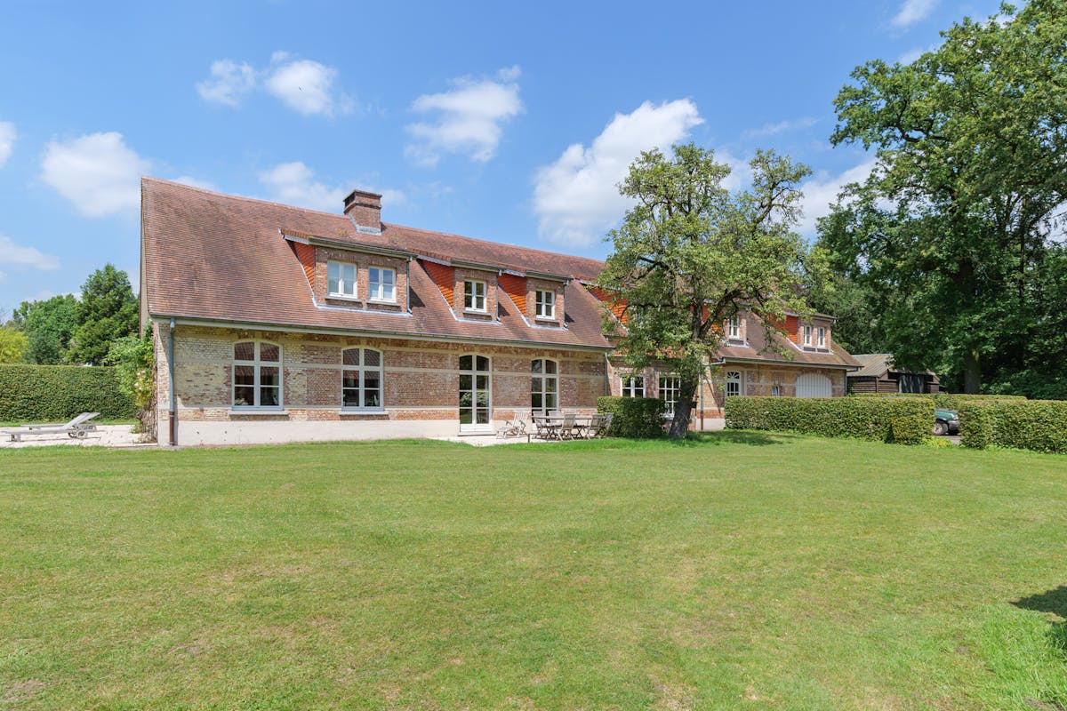 Sublime maison de campagne dans un magnifique domaine. - photo 4