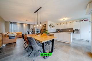 Wonen in alle rust, omringd door groen en toch vlot bereikbaar? Deze recente en kwalitatieve BEN-woning te koop in Beveren aan de IJzer,...