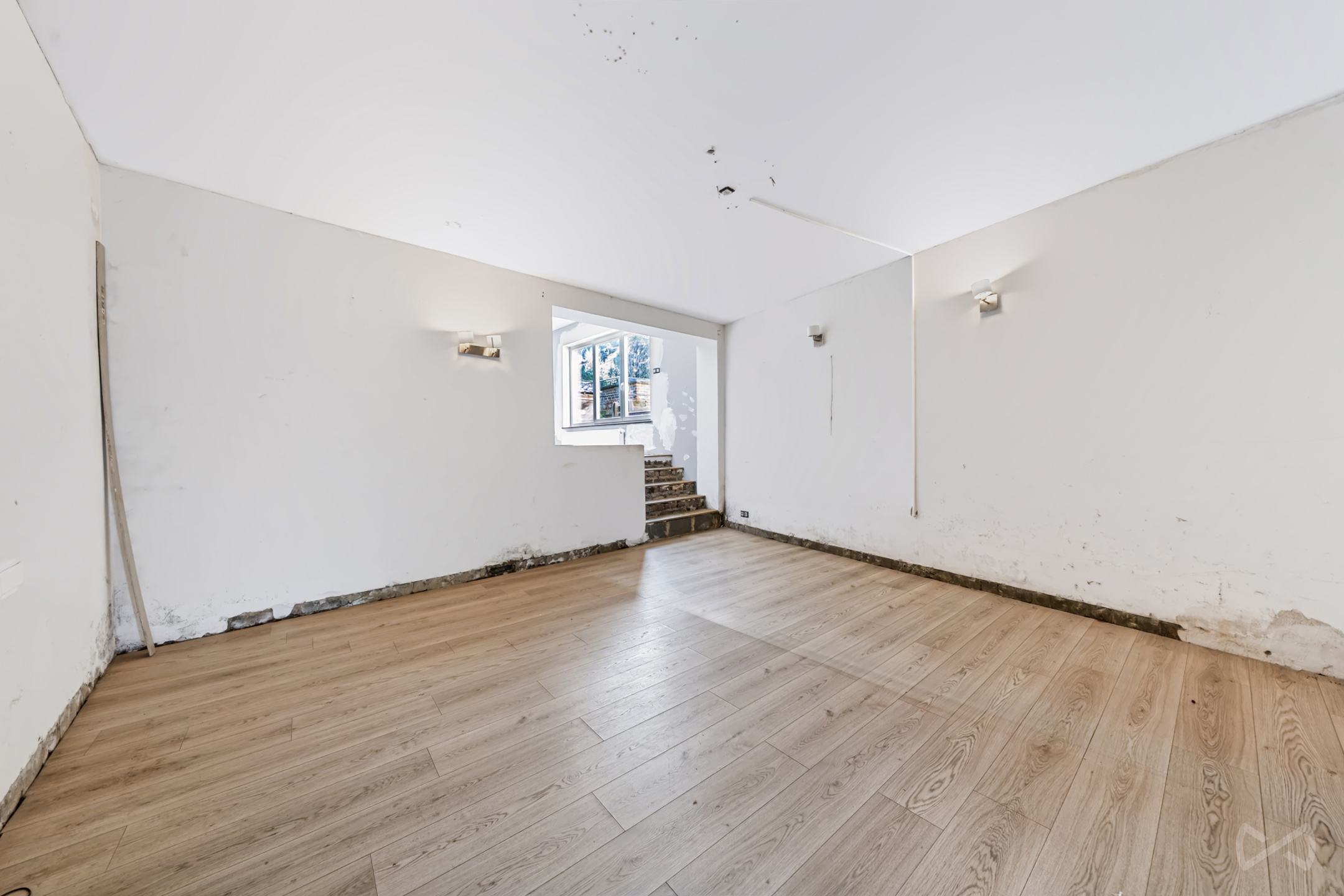 Woning met 4 slaapkamers te renoveren in Nijvel - foto 4