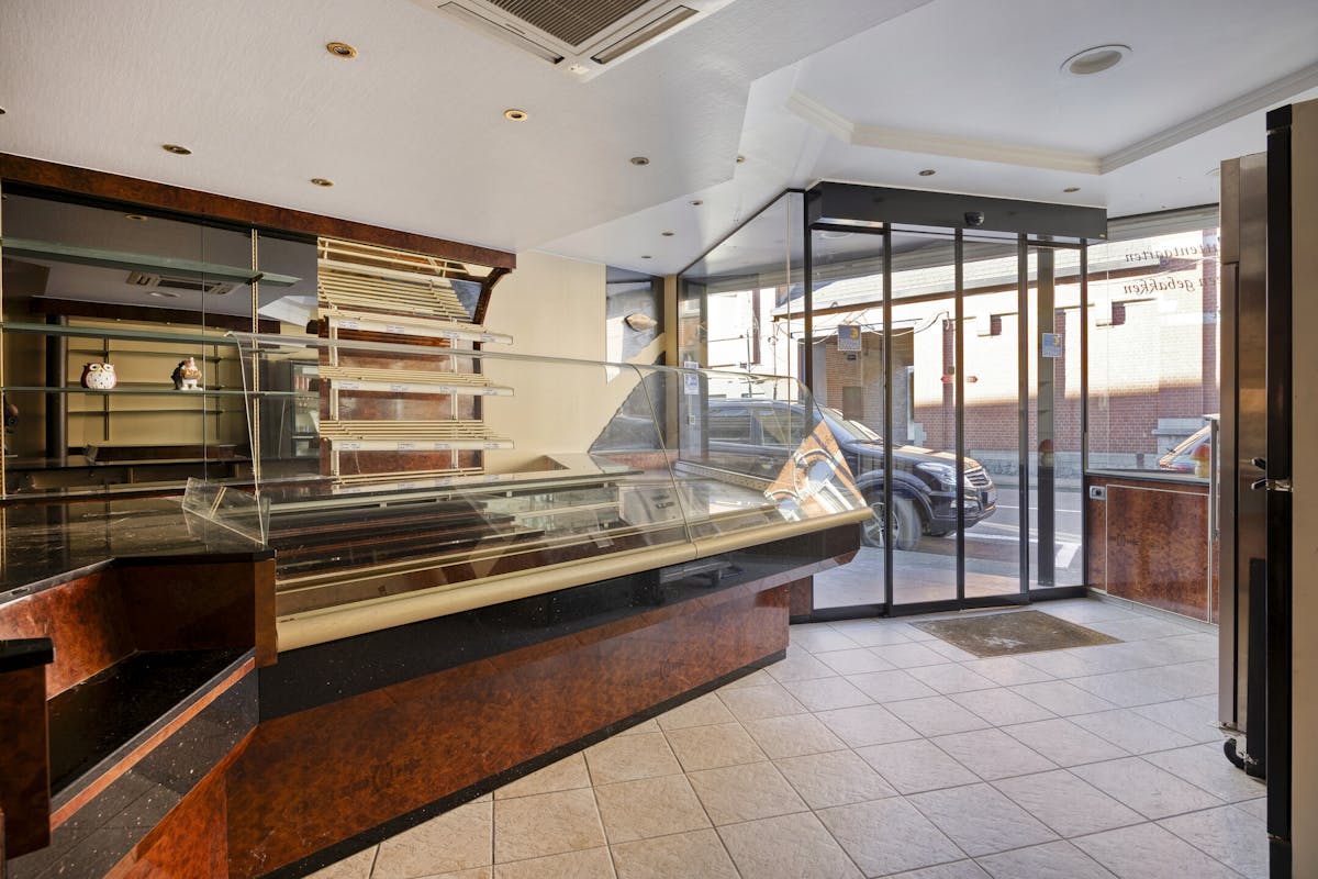 Handelshuis (ingericht als bakkerij) te koop in Brakel - foto 3