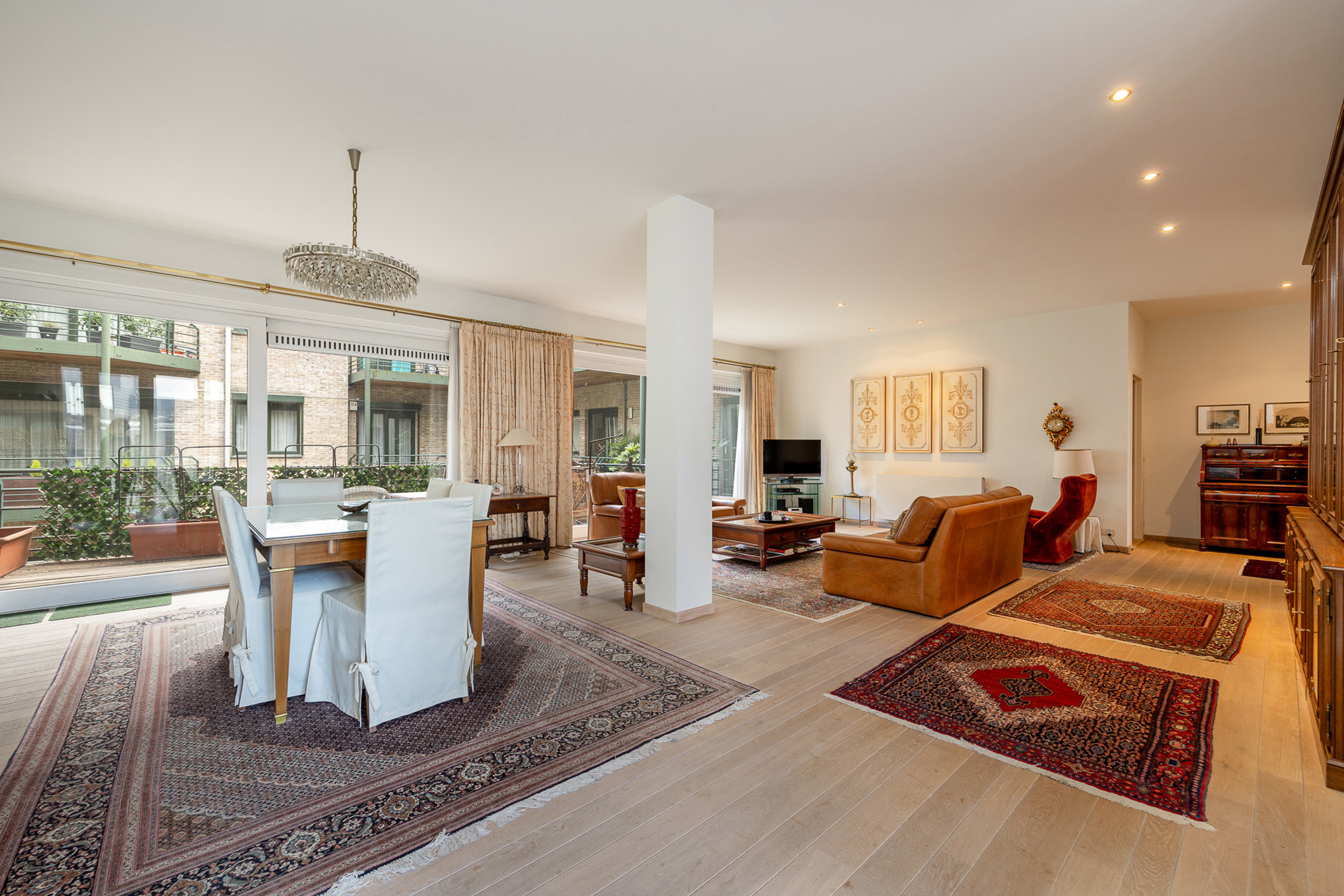 ANTWERPEN - Lumineus appartement met terras en parking - foto 2