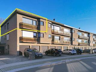 Ontdek dit lichtrijke appartement op een toplocatie in het bruisende centrum van Aartselaar. Op wandelafstand bevinden zich scholen,...