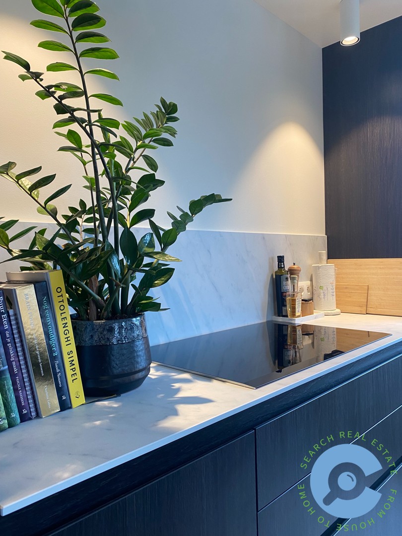 Lichtrijk gerenoveerd twee slaapkamerappartement! - foto 3
