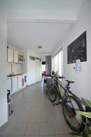 Op slechts 100 meter van de Coupure, in het bruisende centrum van Gent, bevindt zich deze lichtrijke en instapklare studio in een kleinschalig...