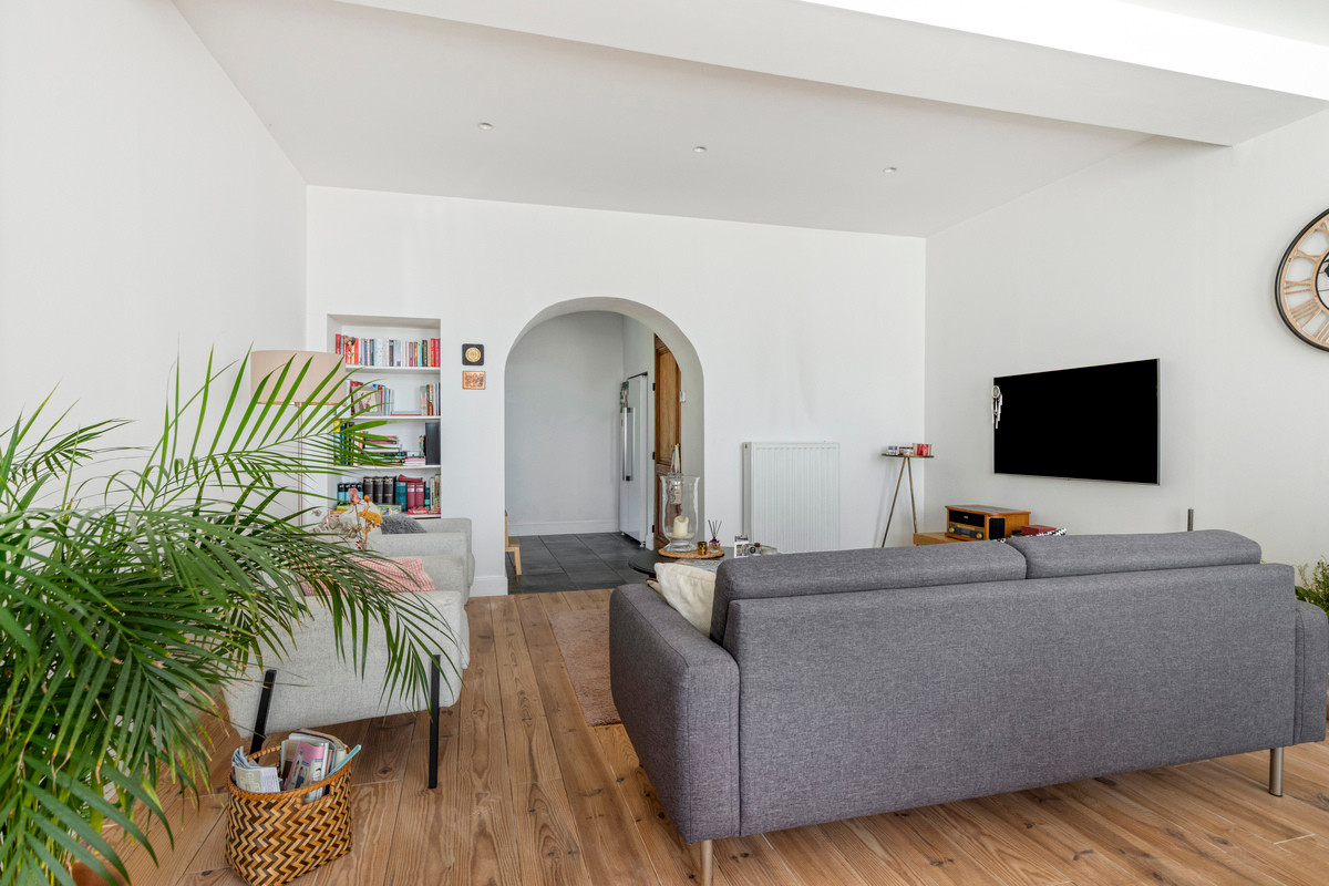 WONING MET BURELEN EN MAGAZIJN TE TONGEREN LANGS N79. - foto 5