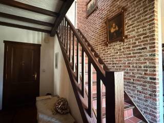 <p>Rustig gelegen gezinswoning op een prachtig perceel van 16a 52ca, met een bewoonbare oppervlakte van 185m² en 4 volwaardige slaapkamers.<br /><br /><span></span>Indeling: inkomhal, apart toilet, lichtrijke leefruimte, eetkamer, keuken, berging, achterinkom, nachthal, 4 ruime slaapkamers, badkamer met douche en ligbad, inpandige garage en kelder.<br /><br />Dankzij de ruime indeling en vier volwaardige slaapkamers is deze woning de ideale gezinswoning. De woning is bovendien volledig onderkelderd en biedt heel wat extra bergruimte en tal van mogelijkheden.<br /><br />Het prachtige perceel van 16a 52ca beschikt over een ruime tuin waar rust, privacy en ruimte centraal staan.<br /><br />Stedenbouwkundige inlichtingen in aanvraag.<br /><br />Interesse? Contacteer ons kantoor voor meer info of een bezoek ter plaatse via 0472/533.946 of mail naar info@immo-b.be!</p>