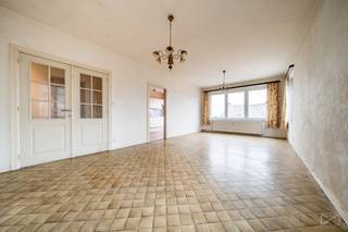 Situé à deux pas du centre-ville de Hannut, ce spacieux et lumineux appartement 2 chambres vous séduira par son emplacement et sa...