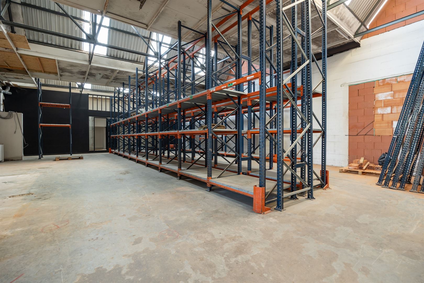 Strategisch gelegen magazijn - foto 4