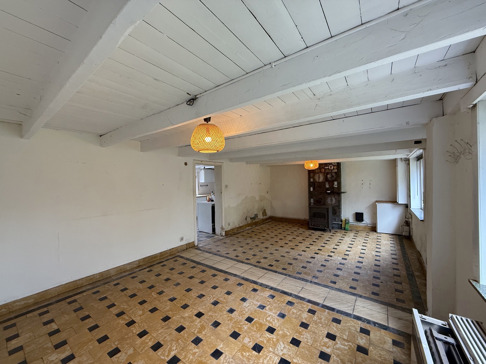 Te renoveren woning met 3 slaapkamers, garage en tuin - foto 5