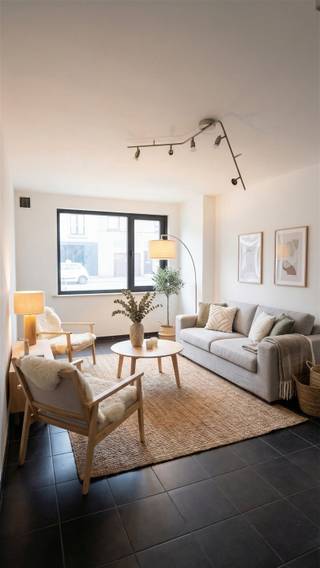 <p><span> </span></p><p><span>UNIEK PROJECTPAND IN BLANKENBERGE - VOLOP MOGELIJKHEDEN</span></p><p><span> </span></p><p><span> </span></p><p><span> </span></p><p><span>Ontdek dit bijzondere pand gelegen in het bruisende hart van Blankenberge, een ideale locatie voor ondernemers en investeerders. Dit aangepaste ruimte biedt ongelimiteerde mogelijkheden voor herontwikkeling en modernisering.</span></p><p><span> </span></p><p><span>Het pand beschikt over praktische indeling met 1 slaapkamer en 1 badkamer, wat basis voorzieningen biedt voor bewoning.</span></p><p><span> </span></p><p><span>De locatie is een groot voordeel: het pand bevindt zich in een goed bereikbare omgeving met directe toegang tot openbare wegen, waardoor het ideaal is voor commerciële doeleinden of residentieel gebruik. De groene ingang met verzorgde beplanting creëert een aantrekkelijk uiterlijk dat direct indruk maakt.</span></p><p><span> </span></p><p><span>Dit pand vertegenwoordigt een solide basisinvestering met talrijke mogelijkheden. Of u nu op zoek bent naar een eigenwoning, of investeringsproject, deze eigenschap biedt de flexibiliteit die u nodig hebt.</span></p><p><span> </span></p><p><span>De technische installaties zijn aanwezig en goed onderhouden, zoals zichtbaar op de professioneel geïnstalleerde elektrische systemen. Dit toont de aandacht voor kwaliteit en functionaliteit.</span></p><p><span> </span></p><p><span>Blankenberge is een bloeiende kustwijk met uitstekende voorzieningen, winkels en verkeersverbindingen. Dit pand is uw kans om deel uit te maken van deze dynamische gemeenschap.</span></p><p><span> </span></p><p><span>Neem vandaag nog contact op voor een bezichtiging en ontdek het volledige potentieel .</span></p><p><span>!Bel 050/41.55.50</span></p>