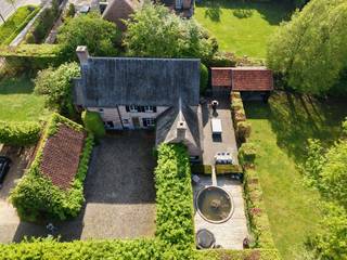 Deze prachtige villa is gelegen in het idyllische 's-Gravenwezel, omgeven door een ruime tuin en een heerlijk terras. De woning, die in 2017...