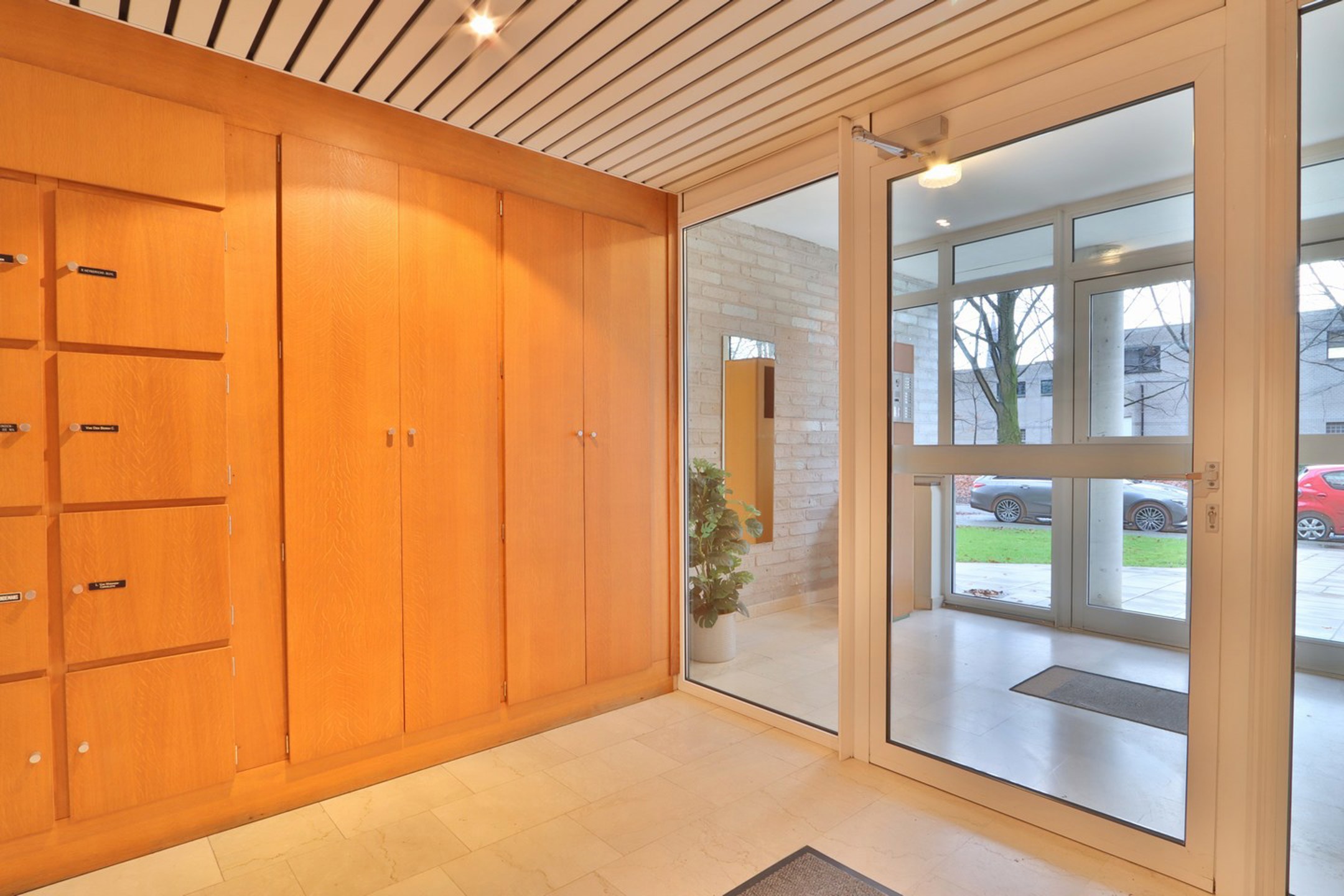 Apartment for sale in Beveren-Kruibeke-Zwijndrecht with 2 bedrooms - photo 3