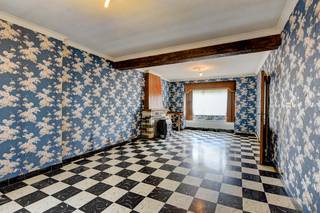 Prachtig gelegen eigendom met tal van mogelijkheden. Het geheel ligt rustig en volledig achterin, met een adembenemend vergezicht en toegang via...