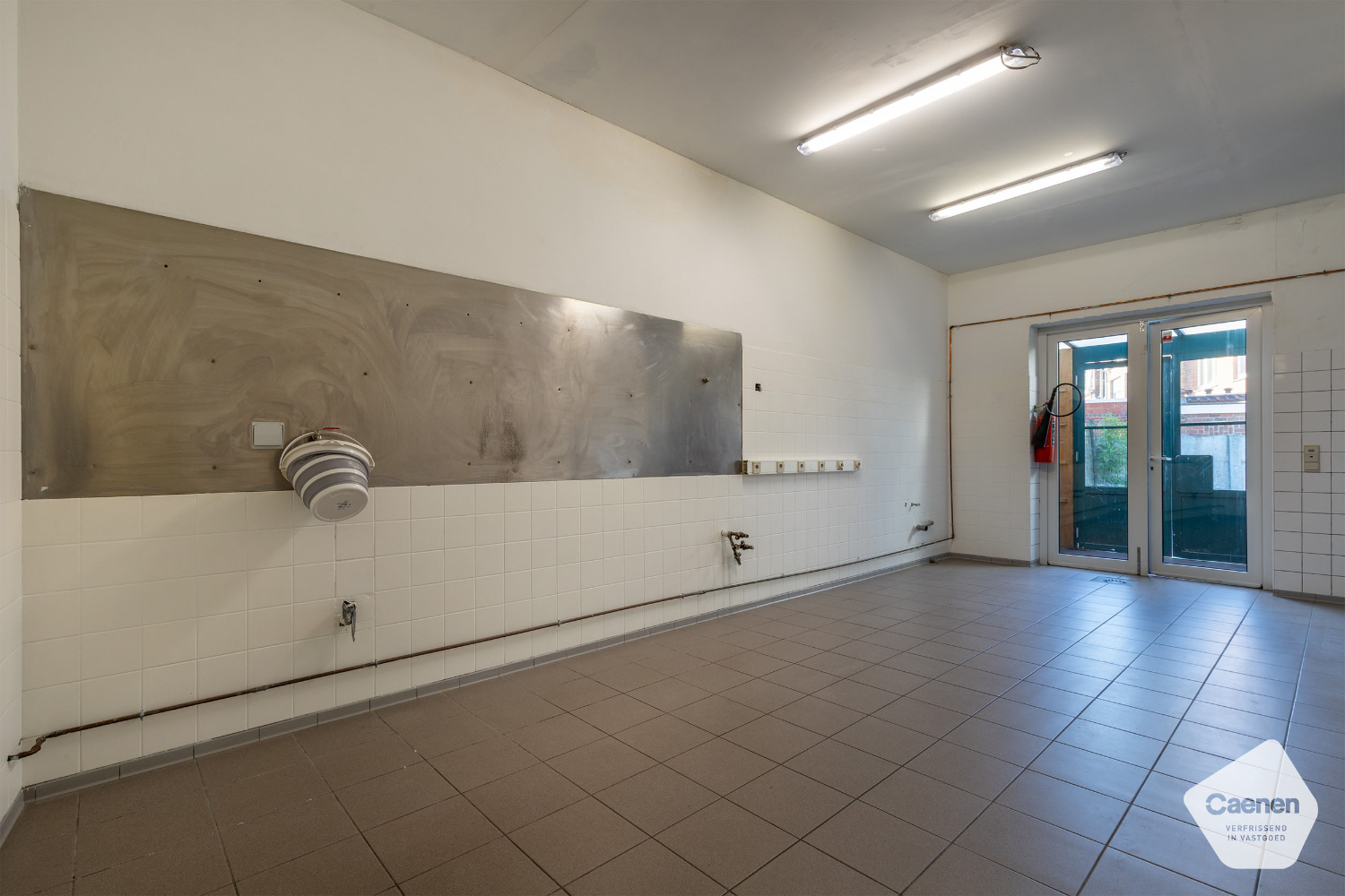 GOED GELEGEN HANDELSWONING IN HET CENTRUM VAN ASSEBROEK - foto 5