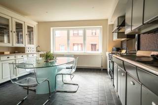 Gemoderniseerde eengezinswoning met loods en tuinOp zoek naar een instapklare en ruime gezinswoning met tal van extra troeven?Dan zal deze volledig...