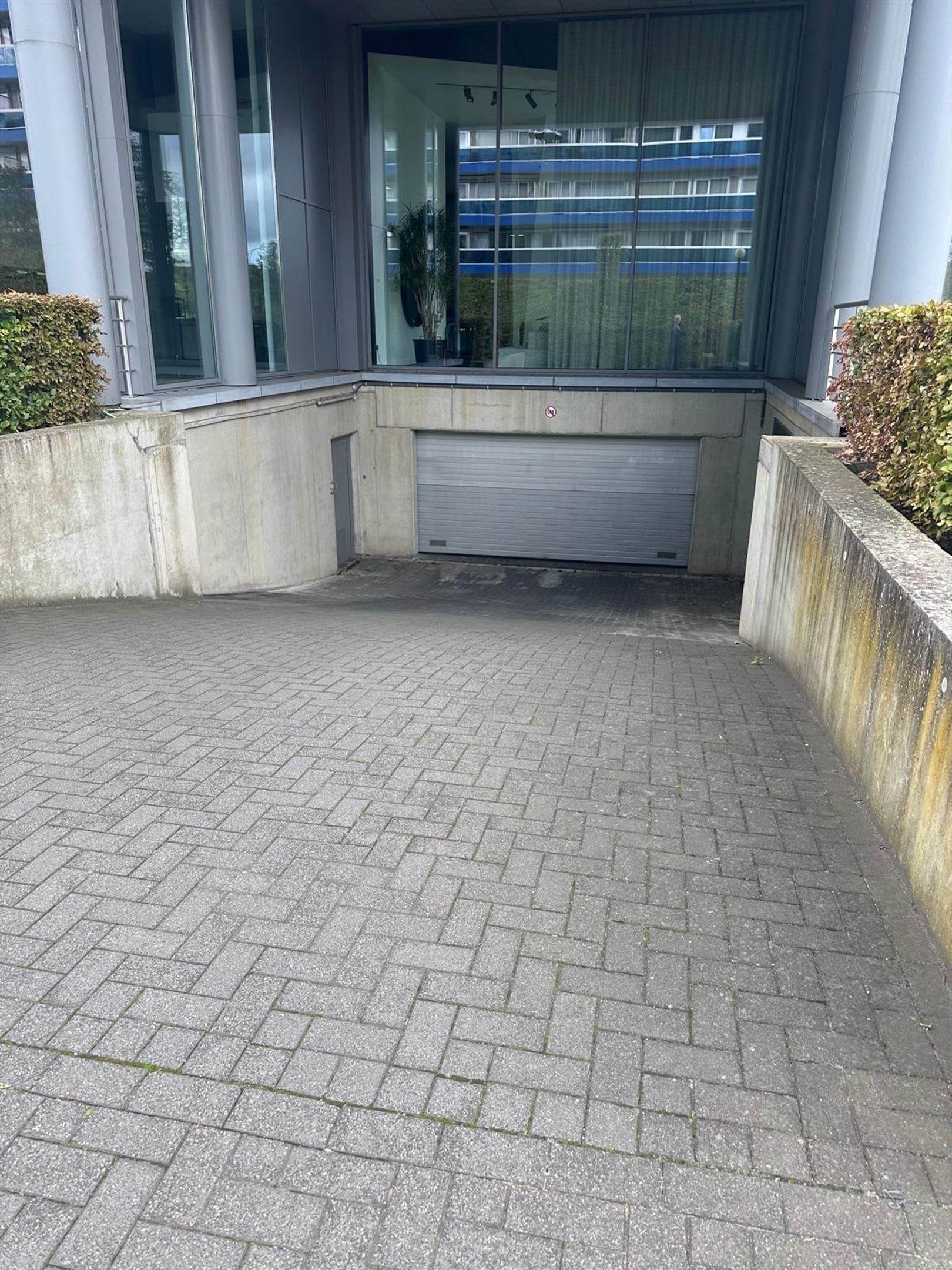 Ondergrondse autostaanplaats op goed bereikbare locatie - foto 5