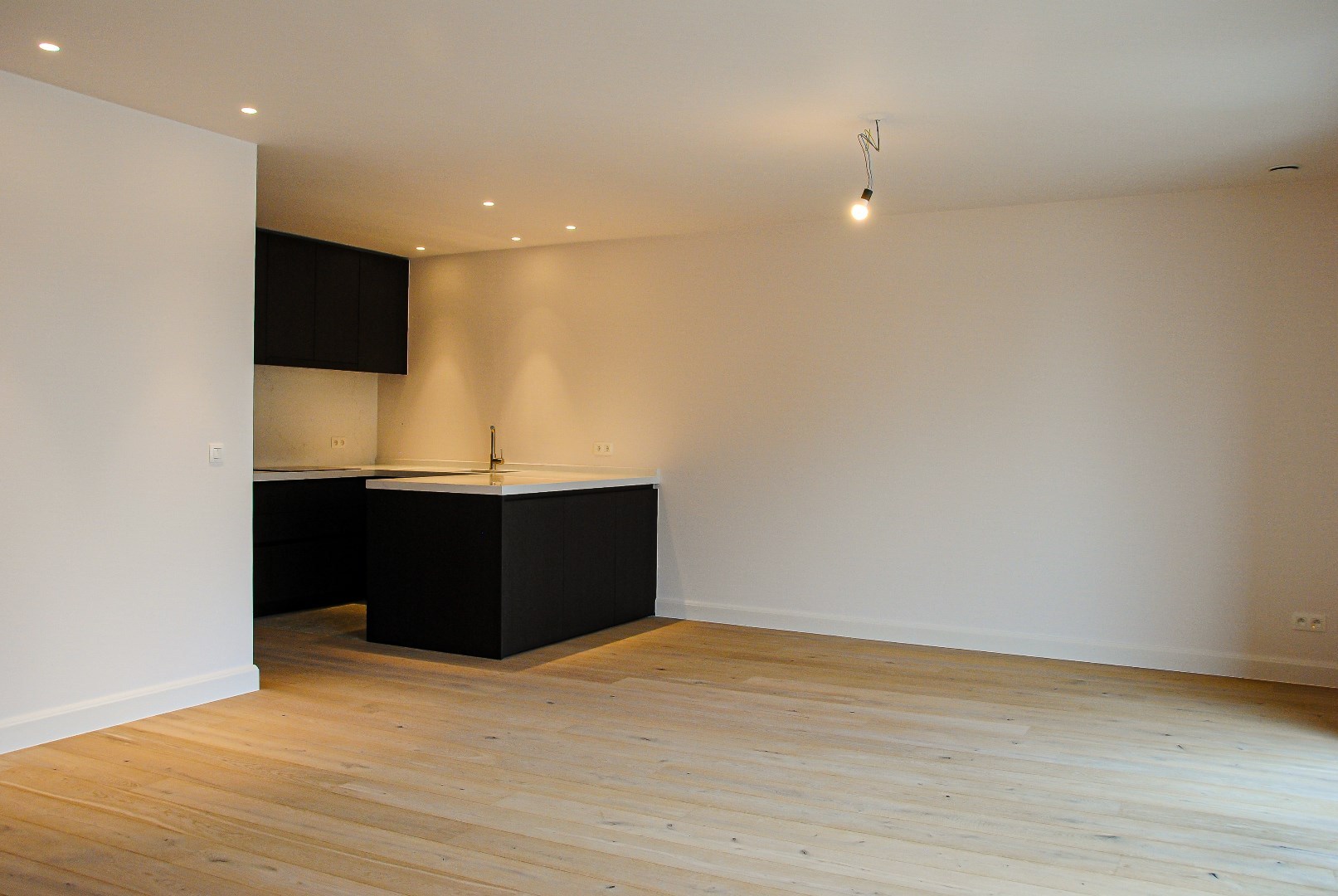 Prachtig exclusief recent BEN app met 2-3 slpks, terras en overdekte carport. - foto 5