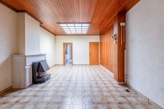 Midden in het centrum van Sint-Niklaas ligt deze te renoveren gesloten bebouwing. Deze woning ligt dus op een bijzonder goede locatie vlakbij...