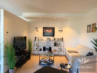 <strong>Dit appartement is beschikbaar vanaf 1 juni 2026!<br />Vaste kosten: € 80,00 per maand + € 20,00 per maand provisie verwarming (je hebt zelf GEEN gascontract nodig!)</strong><br /><br />Rustig gelegen en toch op wandelafstand van het centrum van Hasselt, biedt deze studio het ideale evenwicht tussen comfort en bereikbaarheid.<br />Je geniet van een aangename, stille omgeving met alle voorzieningen, winkels en horeca binnen handbereik.<br /><br />Extra troef is het gezellige terras, waar je heerlijk kan ontspannen na een drukke dag.<br /><br />Word jij de nieuwe bewoner van deze prachtige studio? Surf naar www.vdv-vanderveken.be, kies bij “TE HUUR” voor dit pand en vul de kandidatenfiche in (klik in het gouden balkje op “Ik wil dit pand graag huren!”). Wij contacteren je voor een afspraak! 