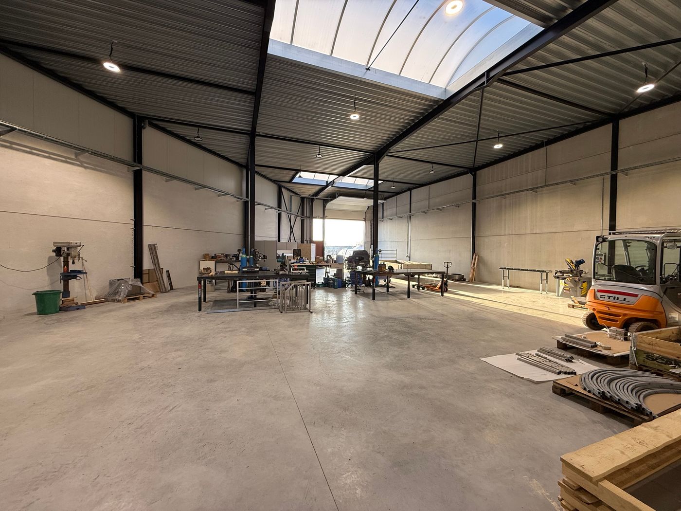 367 m² nieuwbouw KMO-unit op 2 km van de R4 - foto 3