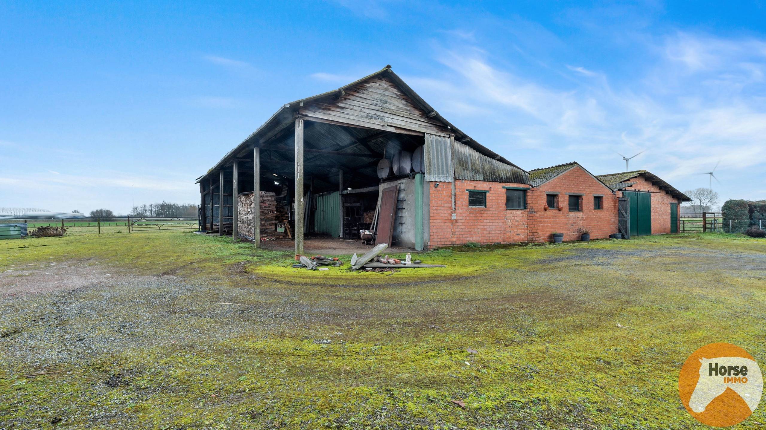 LOKEREN - Te renoveren woning met bijgebouwen op +- 6700m² - foto 3