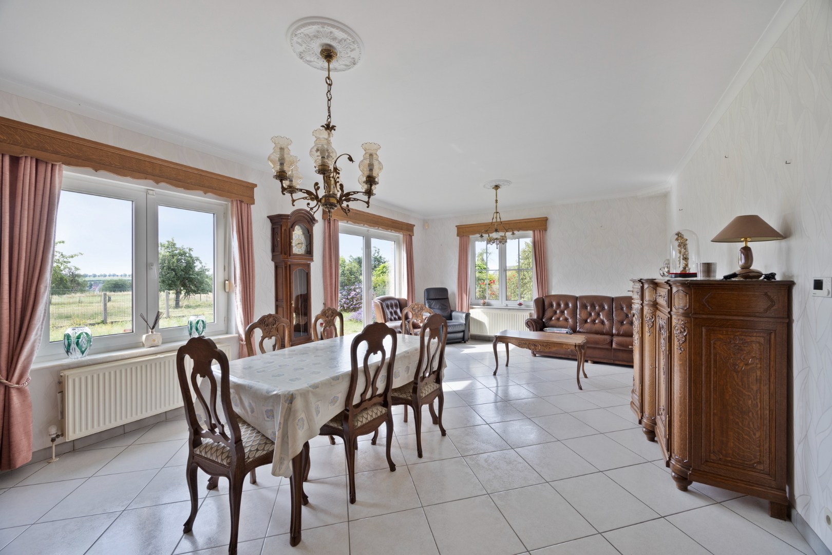 Ruime landelijke woning met tuin en weide op mooi perceel van 21a22ca - foto 4