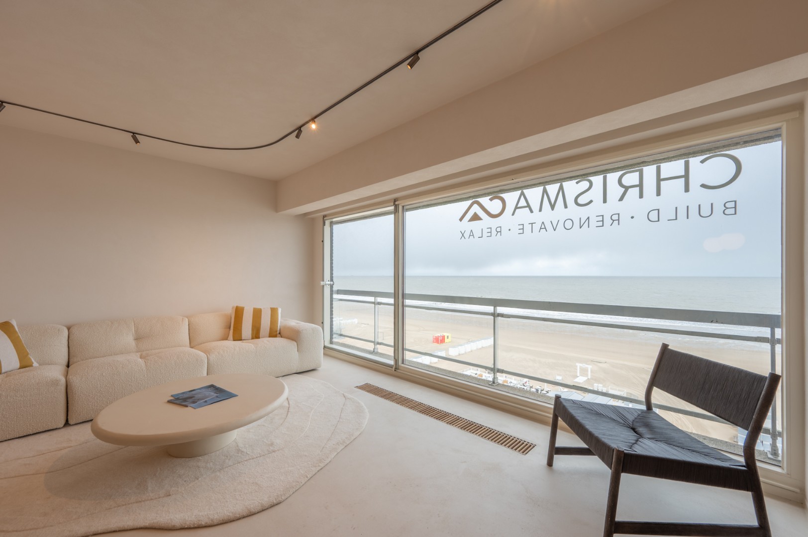 Breed appartement (>5,5m) met spectaculair zeezicht op Zeedijk-Knokke - foto 1