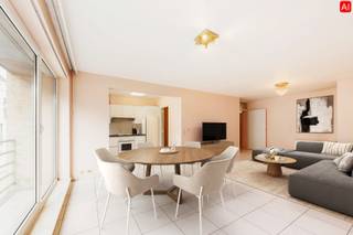 Dit APPARTEMENT (BJ 1995 | 102 m²) met 3 SLAAPKAMERS, KELDERBERGING (8m²) en OVERDEKTE STAANPLAATS. Dit alles gelegen in hartje Tielt, met name in de Sint-Janstraat 7 bus 2, op wandelafstand van de winkelstraat, openbaar vervoer trein/tram/bus, enz... <br /><br />PLUSPUNTEN:<br />* LOCATIE LOCATIE LOCATIE! <br />* RUIM APPARTEMENT 102 m²<br />* 3 SLAAPKAMERS <br />* ACHTERLIGGENDE OVERDEKTE AUTOSTAANPLAATS<br />* RUIME KELDERBERGING <br />* OPBRENGSTEIGENDOM <br /><br />INTERIEUR:<br />U kom het appartement binnen en onmiddellijk heb je een ruim gevoel bij de grote inkomhall. Vanuit deze hall is er toegang tot het gastentoilet met handwasser, de 3 slaapkamers (13 m² | 12 m² | 10m²) en badkamer (ligbad | dubbele lavabo met spiegelkast en berging | aansluiting wasmachine en droogkast). <br />De ruime leefruimte (38m²) met open keuken (8m²) (ingericht met oven | kookplaat | dampkap en dubbele spoelbak) en aansluitende berging (4m²). <br /><br />Vanuit de leefruimte is er toegang tot het balkon aan de voorgevel, en vanuit 1 slaapkamer is er tevens toegang tot het balkon aan de achtergevel. <br /><br />Voor meer informatie of een bezichtiging, neem gerust contact met ons op.