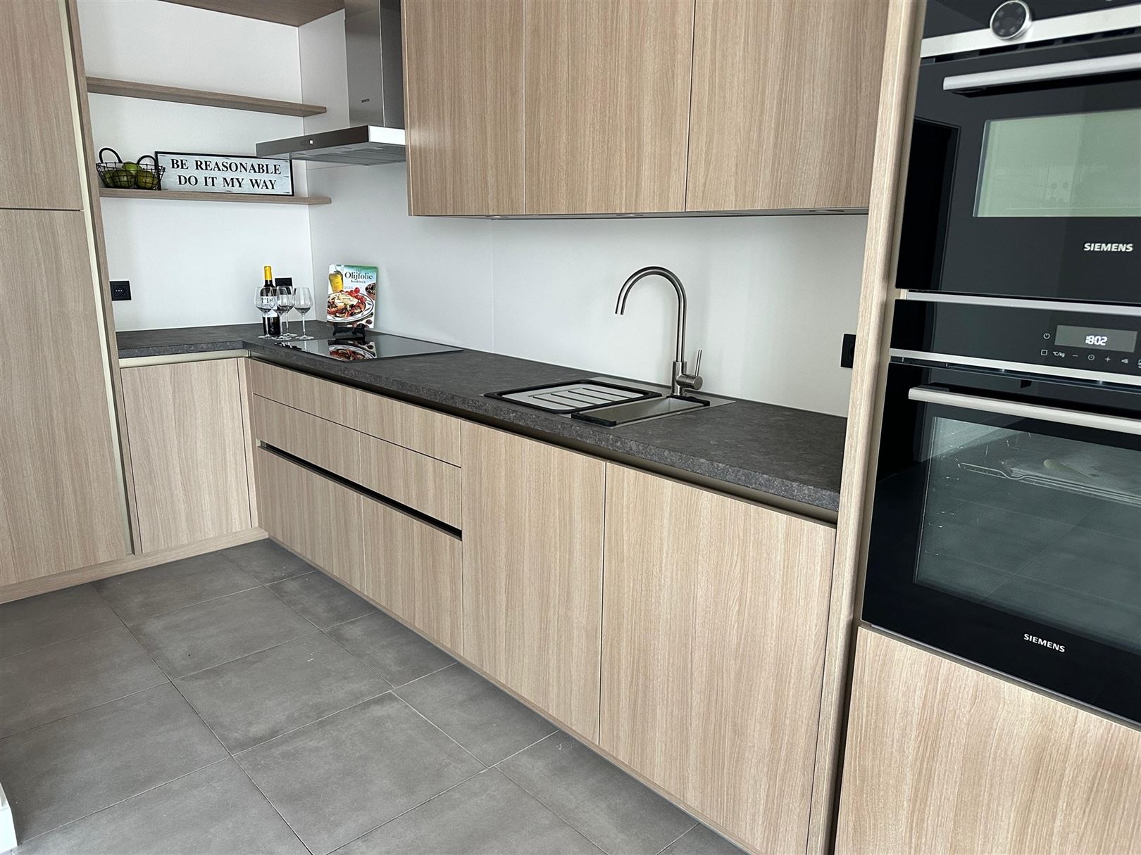 TE HUUR: Duplex-appartement met 2 slaapkamers te Genk! - foto 4