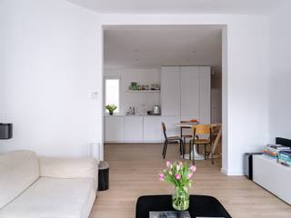 Stijlvol en lichtrijk 2-slaapkamer appartement met terras op wandelafstand van het historisch centrum.Voor meer informatie, mail naar...