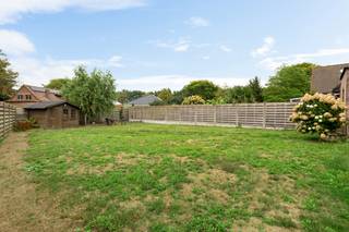 <p>Vrijstaande woning op een onderhoudsvriendelijk perceel van 575m² te Essen-Horendonk! De woning werd gebouwd in 1994, werd door de jaren heen goed onderhouden en bevat o.a. een ruime inkomhal, een lichtrijke leefruimte, een grote keuken, één slaapkamer en een handige garage! EPC D</p>