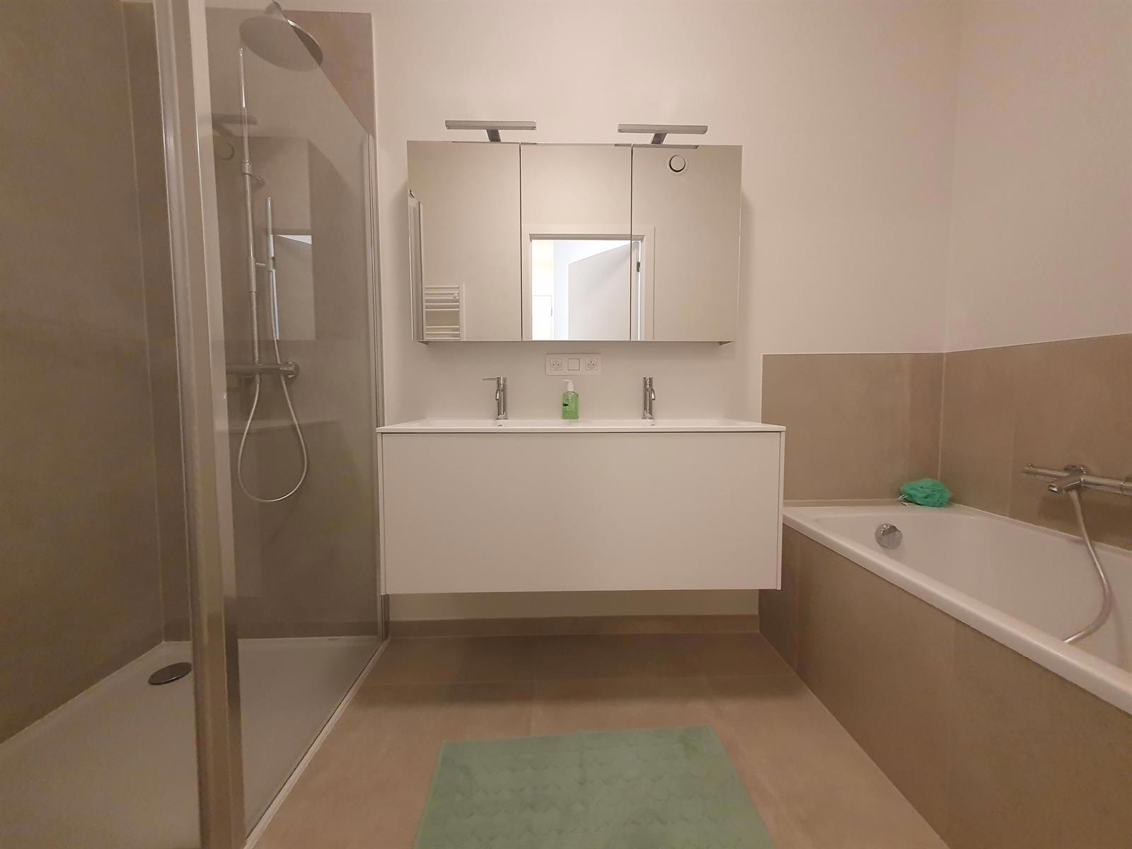 Apartment for rent in Kortrijk with 2 bedrooms - photo 4
