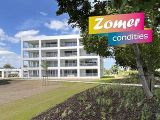Laatste kans om op deze toplocatie langs de Moervaart te wonen. Het appartement is gelegen op de 3<sup>de</sup> en hoogste verdieping en beschikt over een zuidgericht ruim overdekt leefterras met uniek en uitgestrekt zicht op de achterliggende velden en binnentuin. Dit appartement D 3.4 (85m²) in Residentie Zoete Vaart IIII Blok D heeft een grote leefruimte met een open volledig ingerichte keuken en zuidgericht terras (18m²) met zicht over het water en achterliggende velden. Er zijn 2 slaapkamers, inkomhal met vestiaireruimte, apart toilet, ruime berging, badkamer met inloopdouche en badmeubel met dubbele lavabo.<br />Het app. wordt volledig afgewerkt aangeboden tot en met laminaat in de slaapkamers en overal voorzien van vloerverwarming. Rondom het gebouw is de tuin volledig aangelegd met fietsenstallingen en ondergrondse afvalcontainers. Ondergronds zijn staanplaatsen voorzien welke mee dienen aangekocht te worden. Indien gewenst kan je ook een ondergrondse kelderberging aankopen. <strong>Beschikbaar bij akte. Kies zelf nog de mee in de prijs voorziene keuken!</strong><br />Prijs excl. aankoopkosten en btw. Bezoek ons kijkappartement! Maak je afspraak hier: https://durabrik.immo/moerbeke-kijkwoning<br />Heb je vragen? Contacteer dan je bouwadviseur via 09 280 60 60 of info@durabrik.be<br />*De beelden en oppervlaktes zijn indicatief.